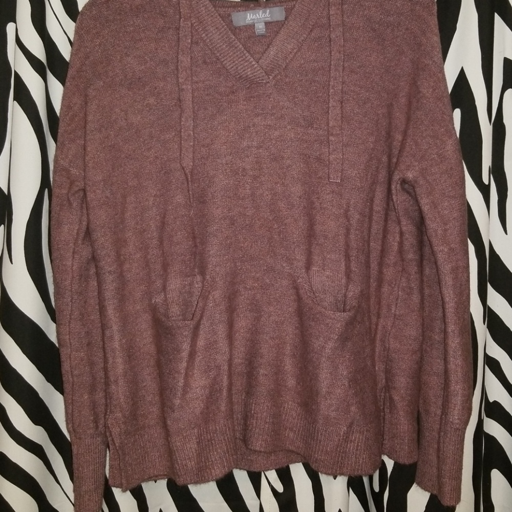 Hooded sweater